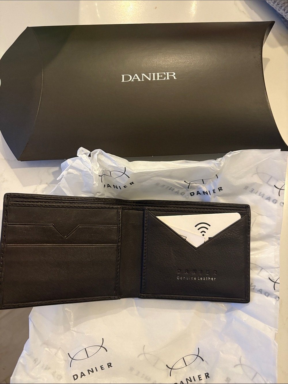 NWT Danier Men's Brown Declan BiFold Wallet